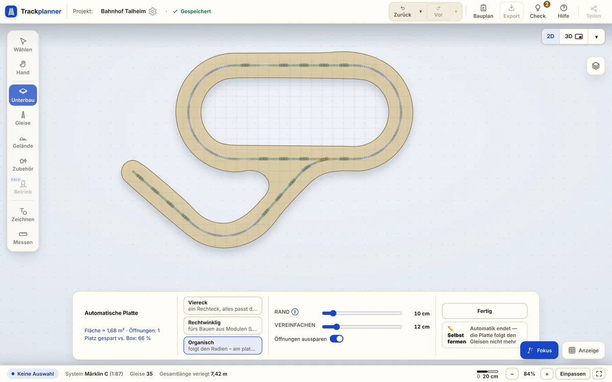 Eine automatisch geformte Grundplatte folgt einem Oval mit abzweigender Strecke, darunter die Karte „Automatische Platte“ mit den Formen Viereck, Rechtwinklig und Organisch.